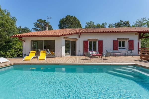 LANDAGAINA Villa with heated pool and garden Guethary close to Biarritz