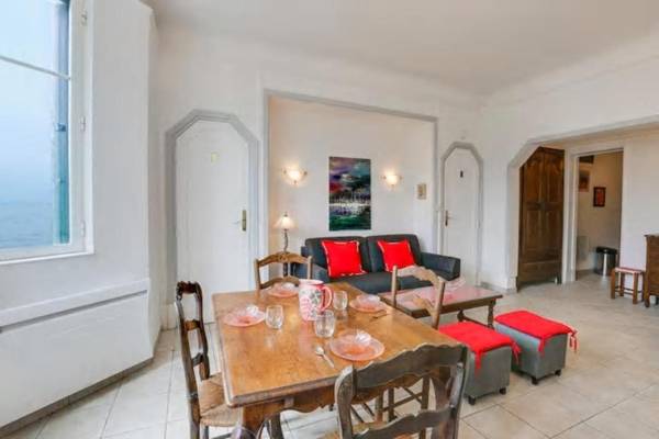 Magnificent T3 by the sea