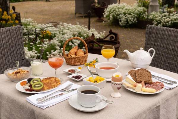 Hotel The Originals Domaine de Beaupré - Room Service Disponible
