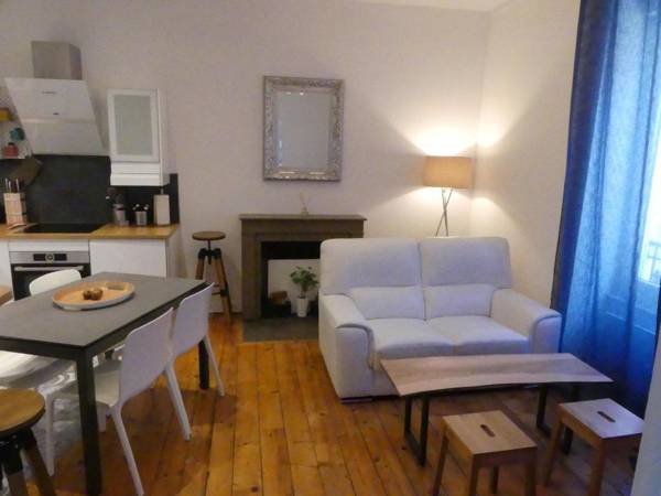 T3 of 50m 1 Bedroom and 1 Office 12m Championnet Le 70 Thiers