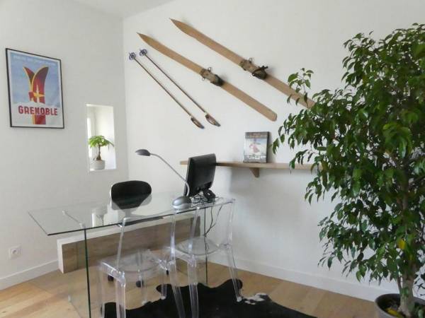 T3 of 50m 1 Bedroom and 1 Office 12m Championnet Le 70 Thiers