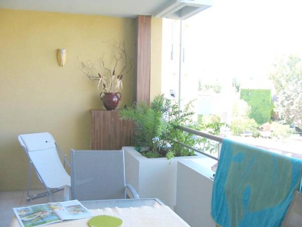 Appartement de 2 chambres a Frejus a 800 m de la plage avec piscine partagee terrasse amenagee et wifi