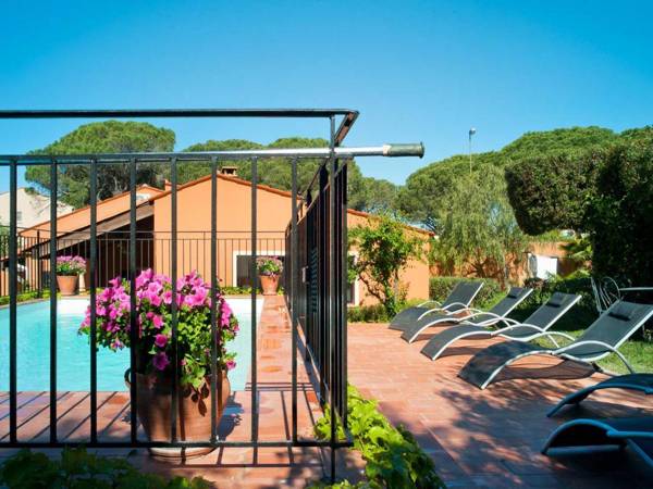 Splendid Holiday Home in Frejus with private Swimming Pool