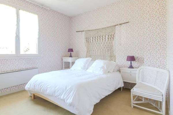 Villa de 4 chambres avec vue sur la ville piscine privee et jacuzzi a Foix