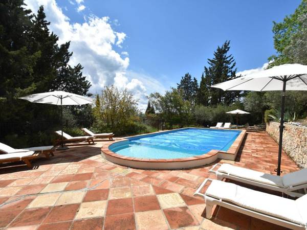 Quiet Farmhouse in Draguignan with Private Swimming Pool