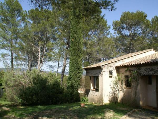 Lush Holiday Home in Draguignan with Private Garden