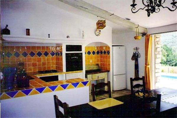 Villa de 2 chambres avec piscine privee jardin clos et wifi a Dauphin