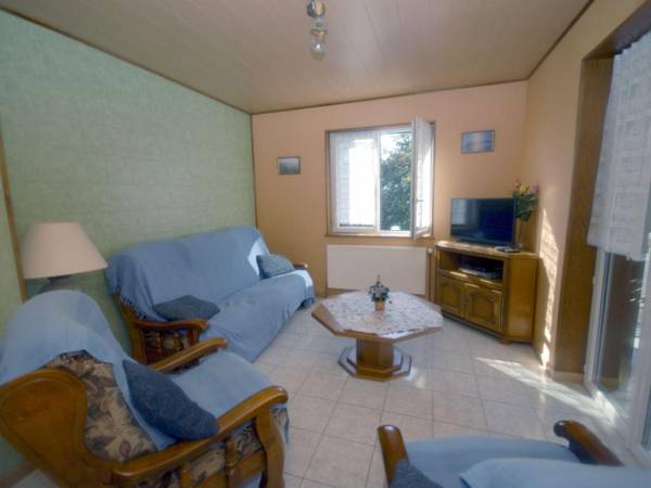Holiday Home in Tabo with Garden Terrace Sun-loungers BBQ
