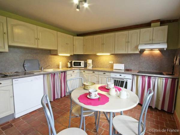 Gîte Crouttes 4 pièces 6 personnes - FR-1-497-19