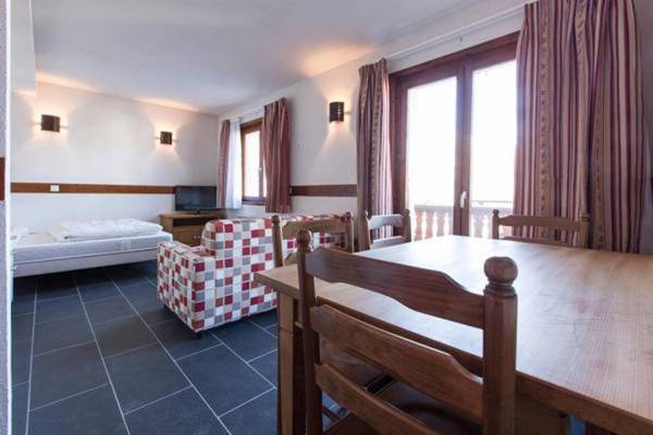 Les Aiguilles De Warens