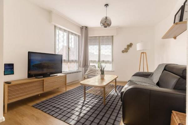 The Elegance - Renovated apartment with parking