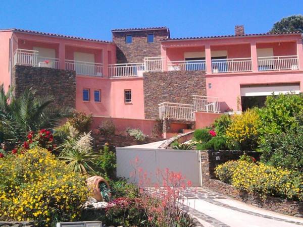 Appartement de 2 chambres a Collioure a 400 m de la plage avec vue sur la mer jardin clos et wifi