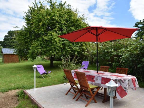 Modern Holiday Home in Clohars-Carnoët with Beach Near