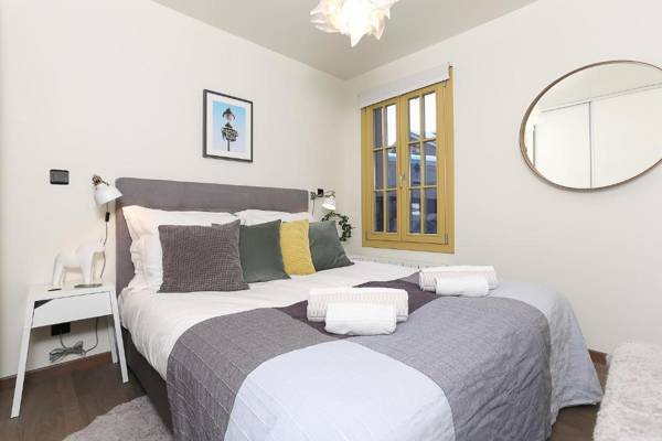 CHALET SUISSE - Alpes Travel - Central Chamonix - sleeps 4