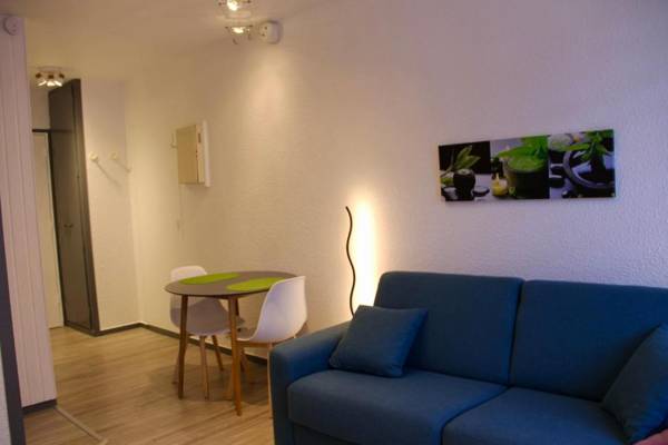 Modern studio proche centre CHAMONIX