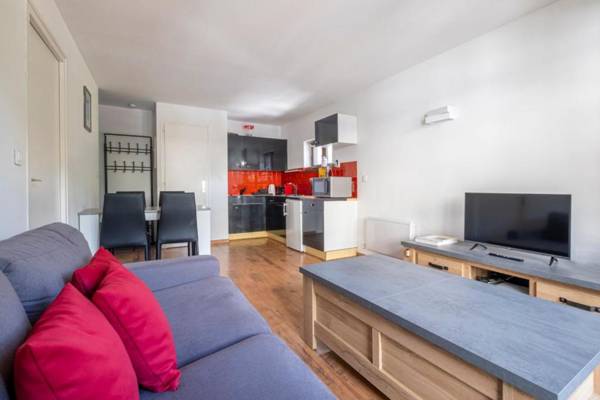 Modern apt with balcony in the center of CHAMONIX