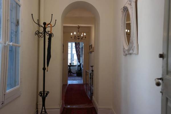 Penthouse Apartment overlooking Place Carnot