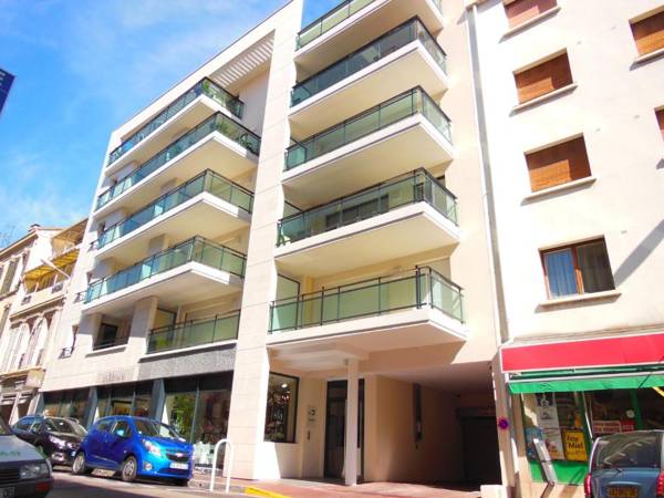 3 Bedrooms 3 bathrooms central Cannes Lecerf 411