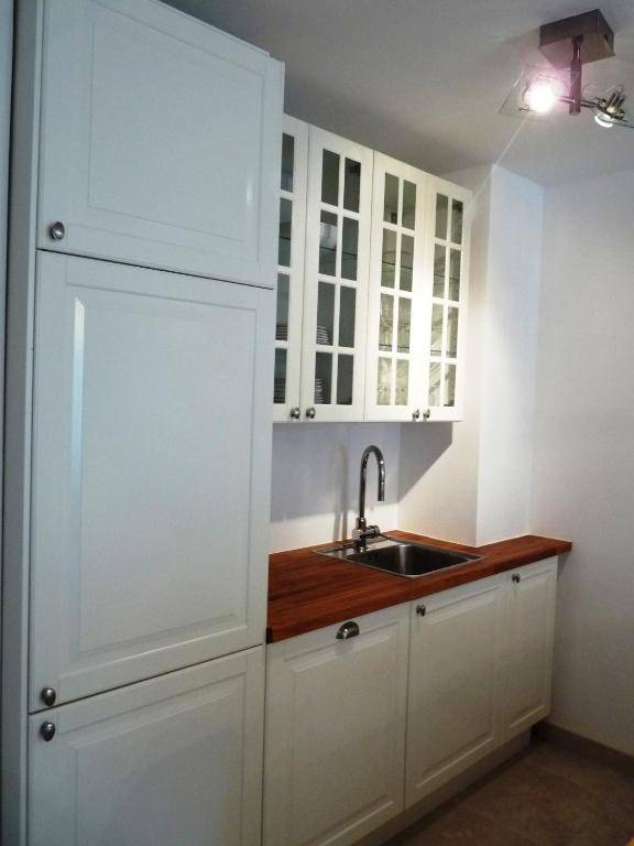 Elegant two bedroom apartment with modern design and terrace close to beaches and Cannes center 546