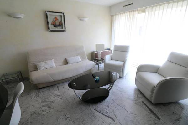 2 bedroom 2 bathrooms 2 mins from the Croisette Monod 348