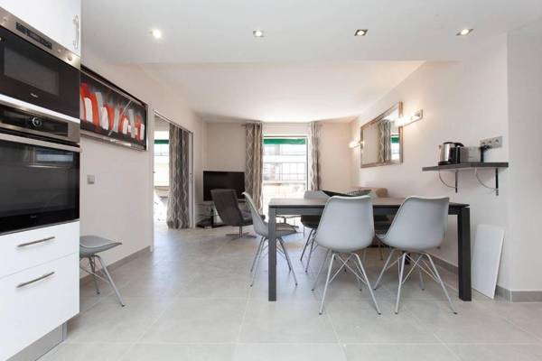 Carlton area: New 2 beds / 2 baths