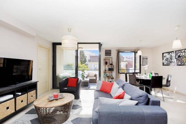 3 bedrooms: 200m from Croisette