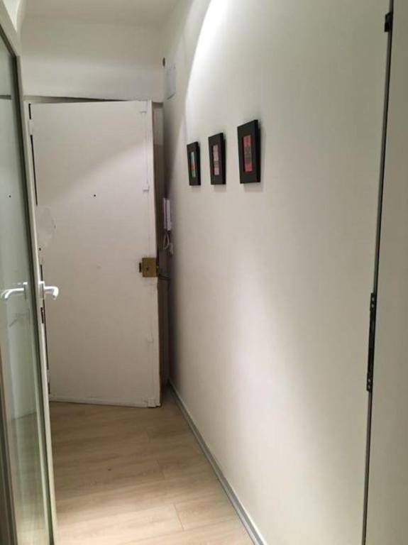 Charming 1 bedroom apartment center