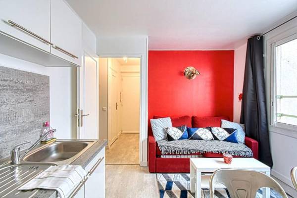 Cosy Flat near Croisette by GuestReady