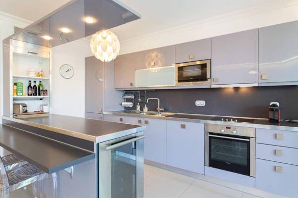 MARTINEZ HOTEL AREA: Modern 3 bedrooms w/ terrace