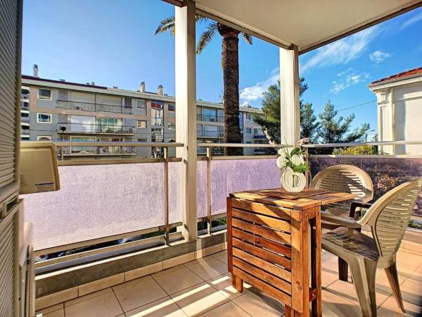 Studio a Cannes a 650 m de la plage avec vue sur la ville terrasse et wifi