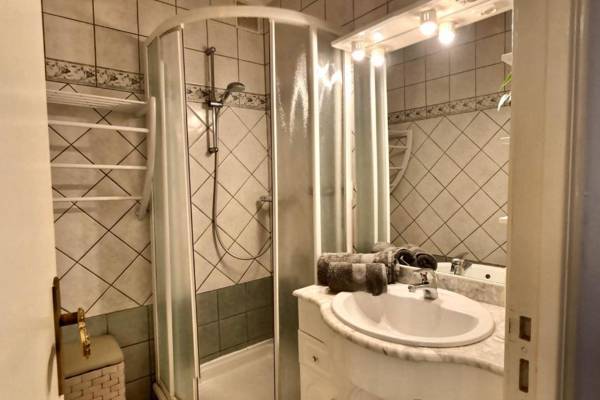 Apartment 2 bedroom Bijou Plage Cannes Croisette