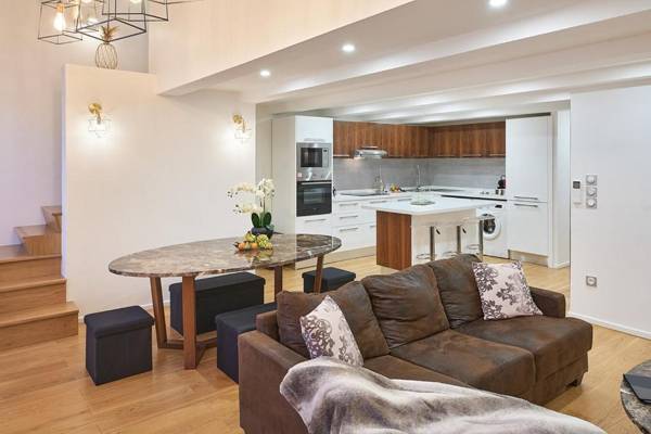 Sunlight Properties - Palme D Or - 2 Bedrooms modern holiday rental apartment hyper central