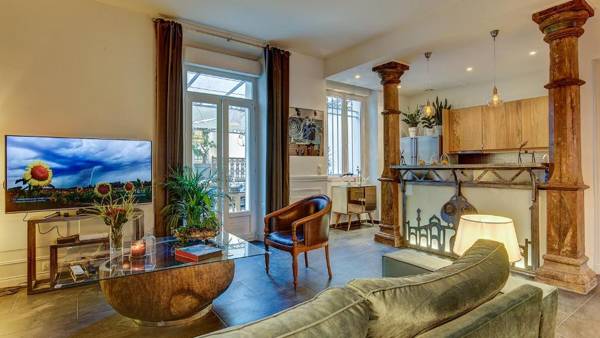 Cocoon in Cannes *****