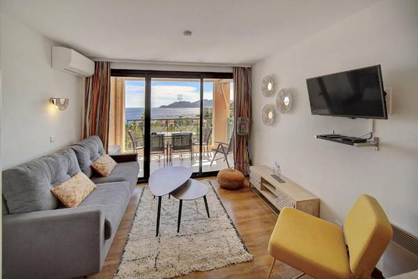 IMMOGROOM - 2 Rooms - Renovated - Pool - Parking - Air conditioning -