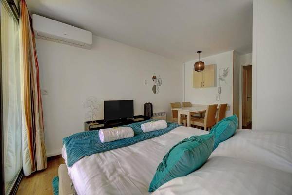 IMMOGROOM - 2 Rooms - Renovated - Pool - Air conditioning - Parking -