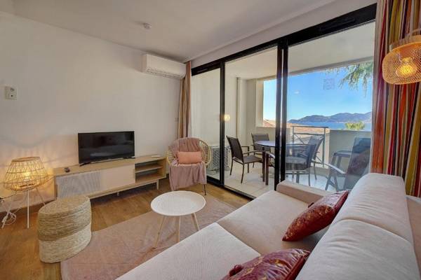 IMMOGROOM - 2 Rooms sea view renovated - Pool - Terrace - Parking