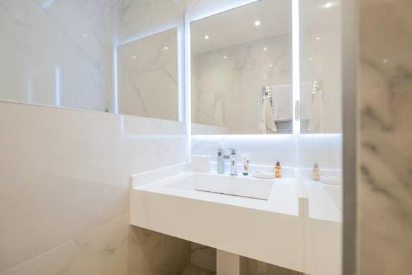 SERRENDY NEW ! Stylish 1-bedroom apartment in the heart of Cannes!