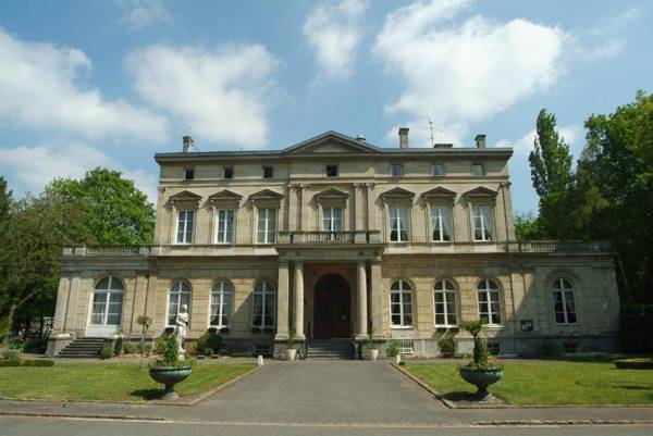 Château De La Motte Fenelon