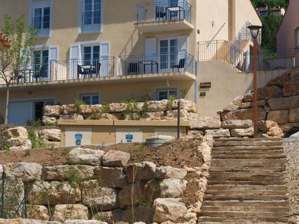 Comfortable studio with dishwasher in the middle of Provence