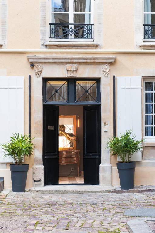 Chez Laurence Du Tilly