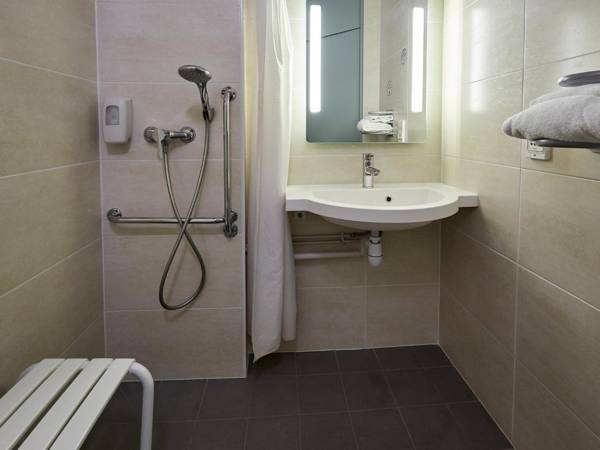 B&B HOTEL Caen Mémorial