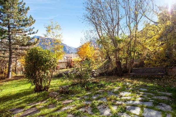 Chalet de 6 chambres avec vue sur la ville balcon et wifi a Briancon a 1 km des pistes