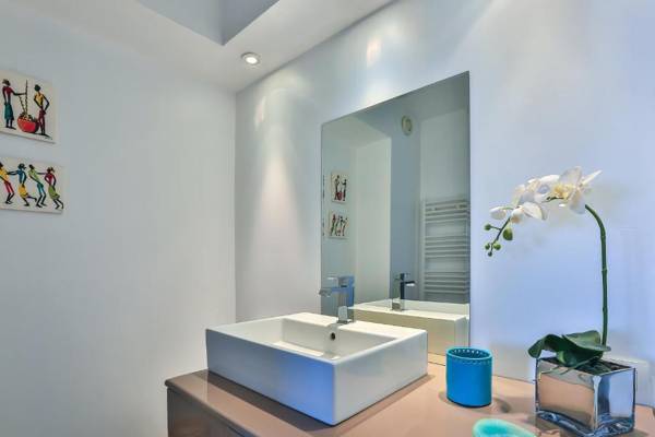 APPARTEMENT PISCINE TERRASSE 1 MIN PLAGE et GOLF