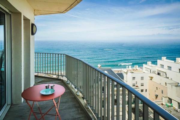 SKY KEYWEEK 2 bedroom sea view apartment in the center of Biarritz
