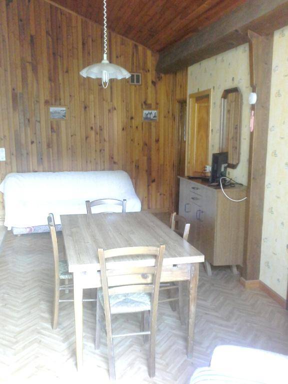 Appartement de 2 chambres avec terrasse et wifi a Belcaire a 6 km des pistes