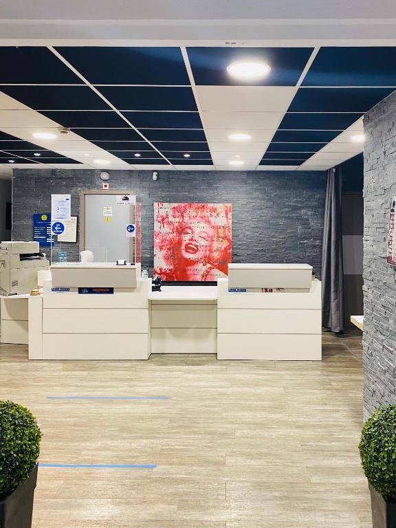 Atoll Hotel Logis Angers Beaucouzé