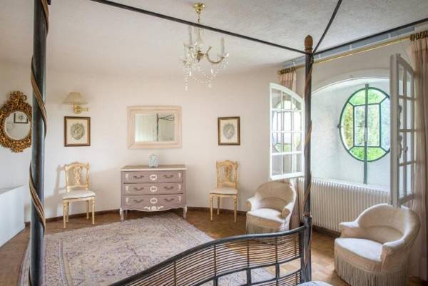 Villa with pool in Provence -Villa Romantique sleeps up to 12+4 in optional gite