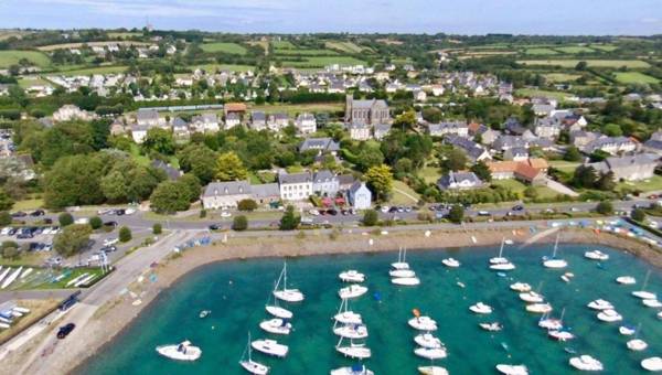 Hôtel Restaurant Les Ormes The Originals Relais (Relais du Silence)