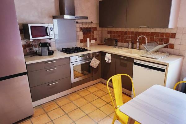 DUPLEX well equipped in the heart of Avignon