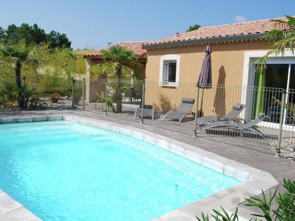 Cozy Villa in Sampzon with Swimming Pool
